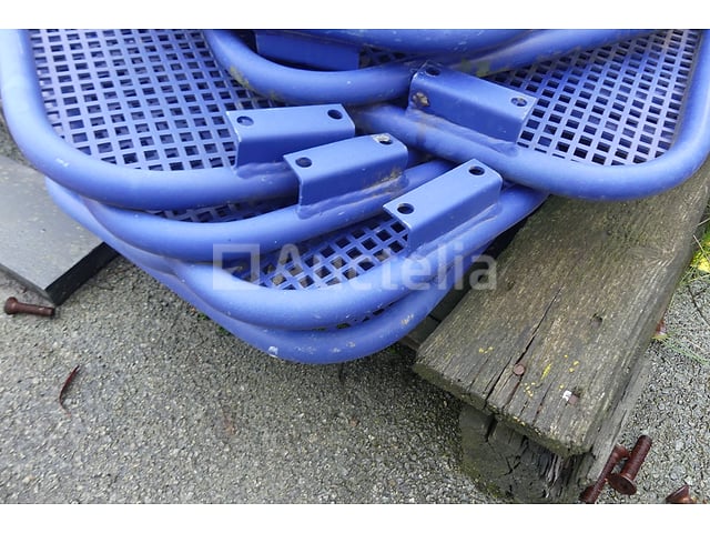 19 metalen stoelen voor wachtstoelen – foto 3 – kavel bij Auctelia, Merelbeke-Melle