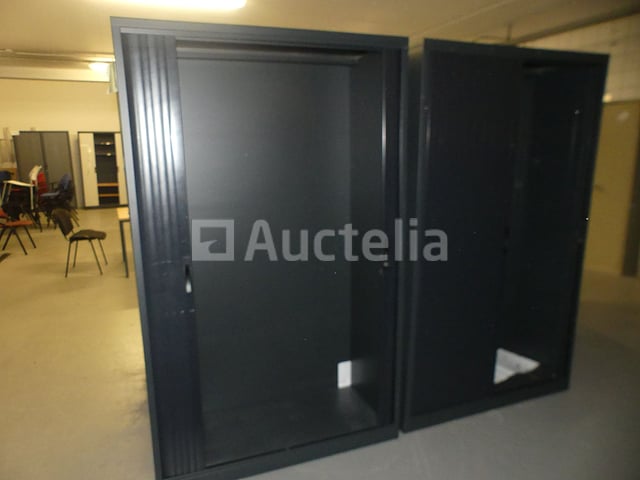 2 Gesloten garderobes – kavel bij Auctelia, Saint-Gilles