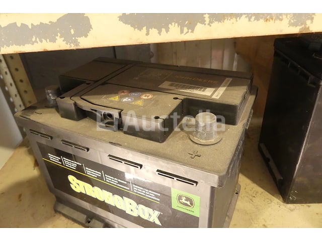2 John Deere StrongBox-batterijen – foto 3 – kavel bij Auctelia, Binche