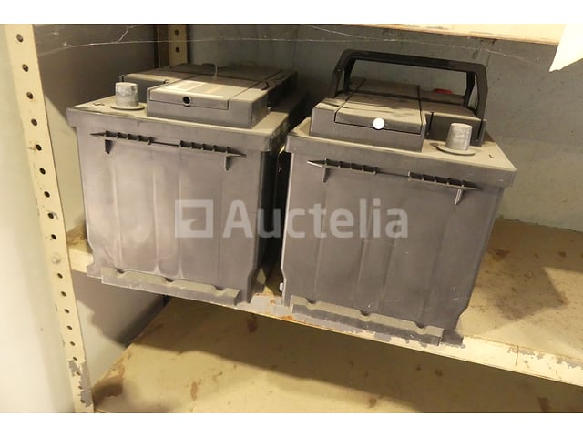 2 John Deere StrongBox-batterijen – foto 6 – kavel bij Auctelia, Binche
