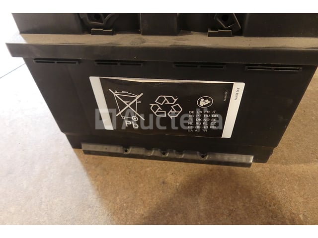 2 John Deere StrongBox-batterijen – foto 5 – kavel bij Auctelia, Binche