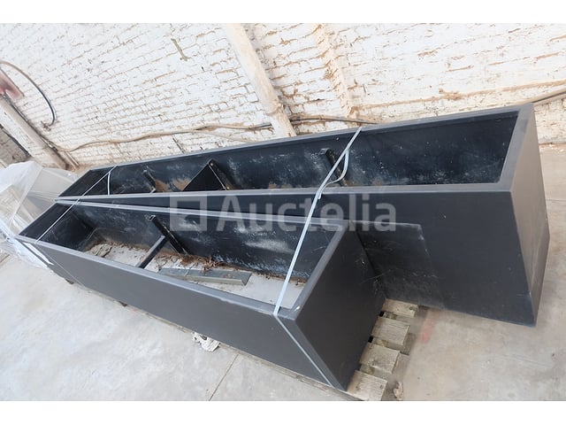 2 metalen bloembakken – foto 3 – kavel bij Auctelia, Liège