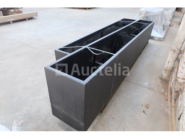 2 metalen bloembakken – foto 4 – kavel bij Auctelia, Liège