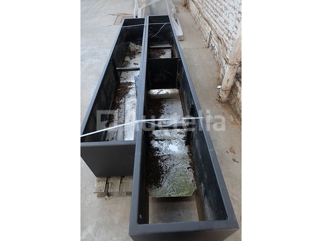 2 metalen bloembakken – foto 5 – kavel bij Auctelia, Liège