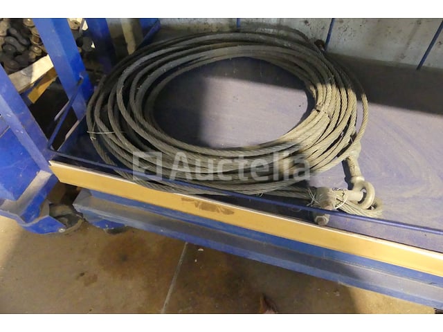 2 Metalen planken + inhoud – foto 6 – kavel bij Auctelia, Binche