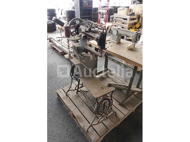 2 Naaimachines – foto 9 – kavel bij Auctelia, Fauvillers