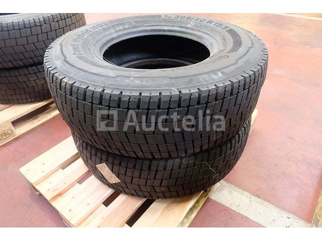 2 Nieuwe banden Continental 305/70 R19.5 – kavel bij Auctelia, Bruxelles