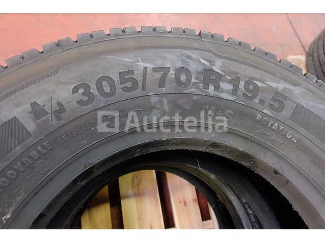 2 Nieuwe banden Continental 305/70 R19.5 – foto 5 – kavel bij Auctelia, Bruxelles