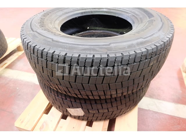 2 Nieuwe banden Continental 305/70 R19.5 – foto 3 – kavel bij Auctelia, Bruxelles