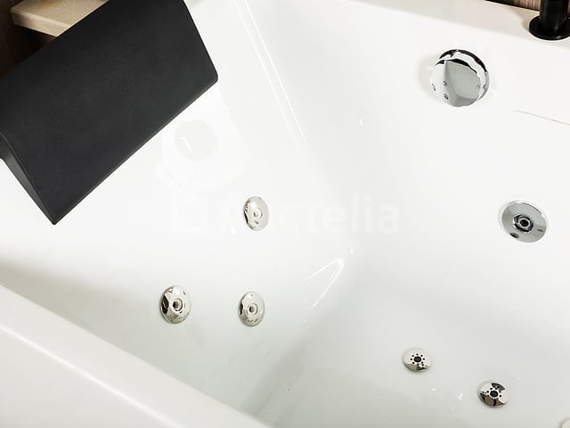2 Persoons Whirlpool massagebad - half vrijstaand 180x75cm – foto 4 – kavel bij Auctelia, Tholen