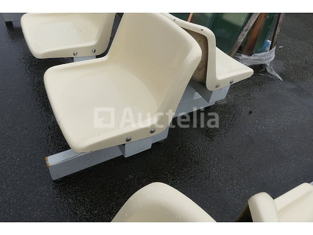 2 rekken met 4 wachtstoelen – foto 4 – kavel bij Auctelia, Merelbeke-Melle