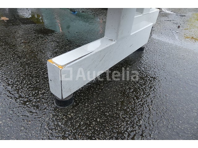 2 rekken met 4 wachtstoelen – foto 5 – kavel bij Auctelia, Merelbeke-Melle