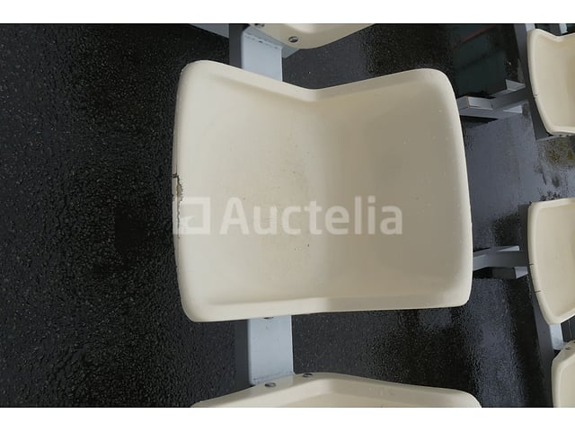 2 rekken met 6 wachtplaatsen – foto 5 – kavel bij Auctelia, Merelbeke-Melle