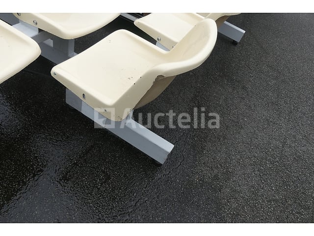 2 rekken met 6 wachtplaatsen – foto 9 – kavel bij Auctelia, Merelbeke-Melle