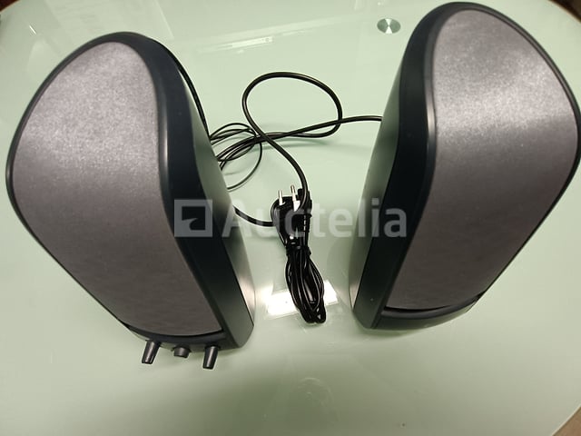2 staande kasten + 2 computerkasten – foto 5 – kavel bij Auctelia, Anderlecht