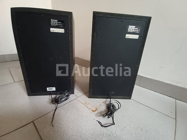 2 staande kasten + 2 computerkasten – foto 2 – kavel bij Auctelia, Anderlecht