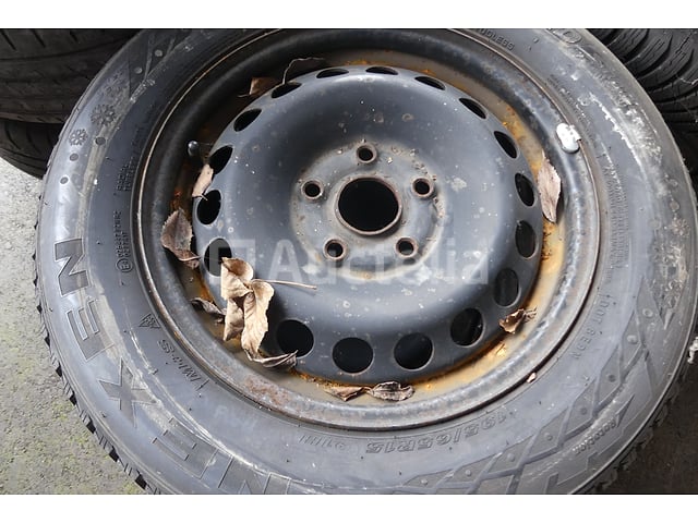 2 velgbanden – foto 2 – kavel bij Auctelia, Fauvillers