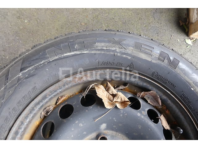 2 velgbanden – foto 3 – kavel bij Auctelia, Fauvillers