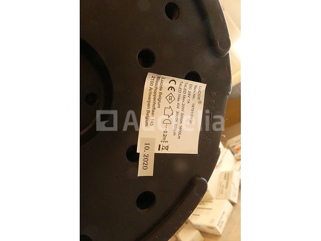 2 Verlichtingsarmaturen – foto 5 – kavel bij Auctelia, Chastre
