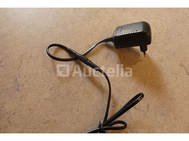 2 Verlichtingsarmaturen – foto 6 – kavel bij Auctelia, Chastre