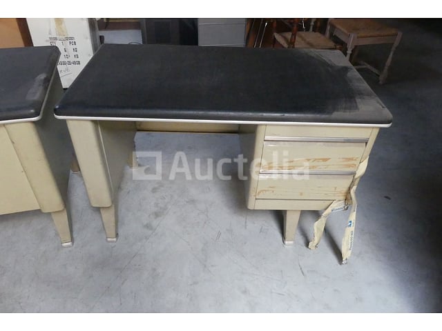 2 Vintage Metalen Bureaus – foto 2 – kavel bij Auctelia, Charleroi