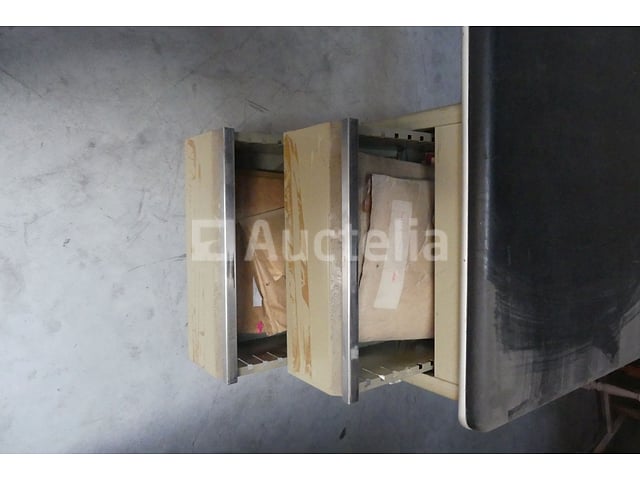 2 Vintage Metalen Bureaus – foto 5 – kavel bij Auctelia, Charleroi