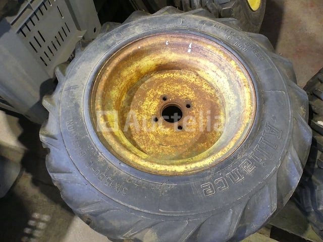 2 wielen voor de Alliance tractor – foto 2 – kavel bij Auctelia, Binche