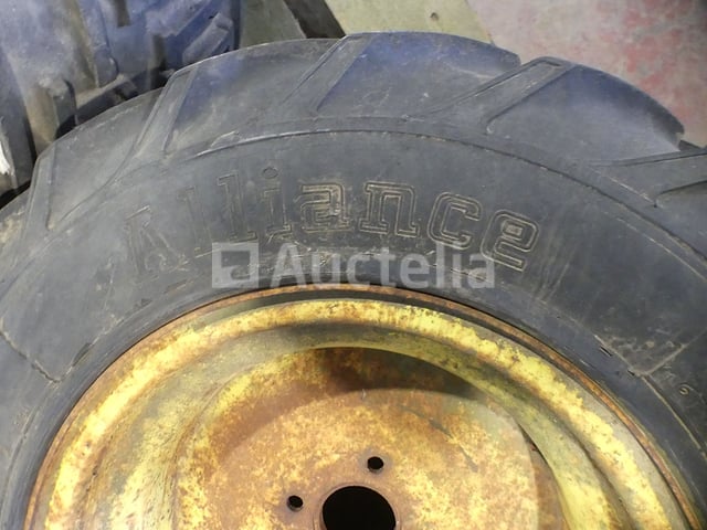 2 wielen voor de Alliance tractor – foto 5 – kavel bij Auctelia, Binche