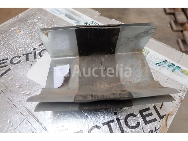 2 Zink computatievoegen voor goten – foto 3 – kavel bij Auctelia, Liège