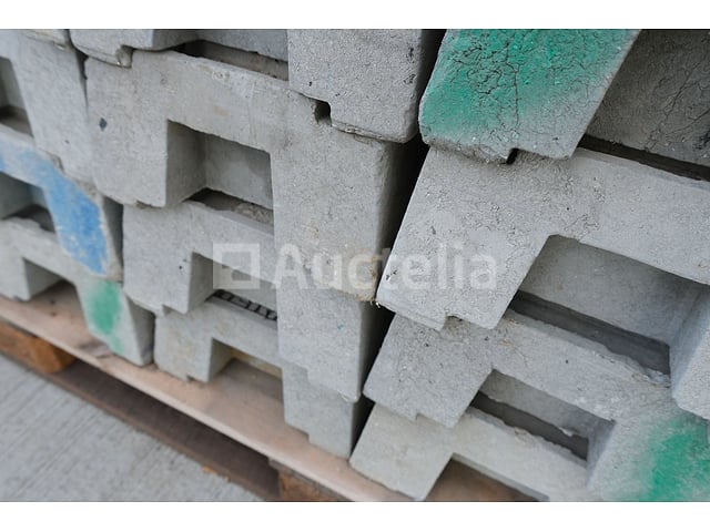 20 composietbases voor Heras-constructiebarrières – foto 5 – kavel bij Auctelia, Machelen