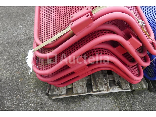 20 metalen stoelen voor wachtstoel – foto 3 – kavel bij Auctelia, Merelbeke-Melle