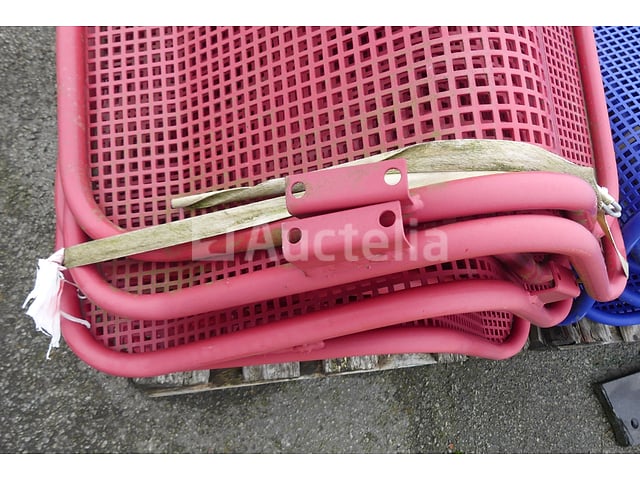 20 metalen stoelen voor wachtstoel – foto 4 – kavel bij Auctelia, Merelbeke-Melle
