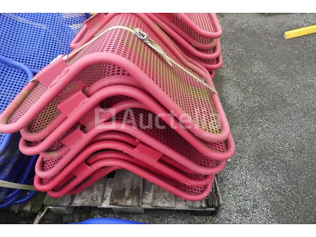 20 metalen stoelen voor wachtstoel – foto 2 – kavel bij Auctelia, Merelbeke-Melle