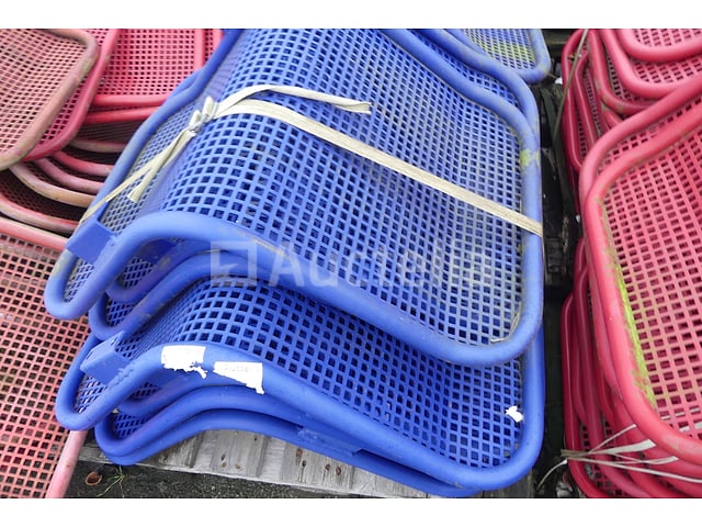 20 metalen stoelen voor wachtstoel – foto 3 – kavel bij Auctelia, Merelbeke-Melle