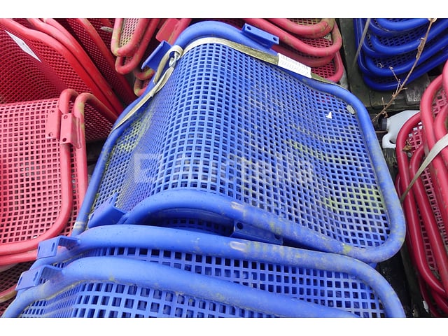 20 metalen stoelen voor wachtstoel – foto 2 – kavel bij Auctelia, Merelbeke-Melle