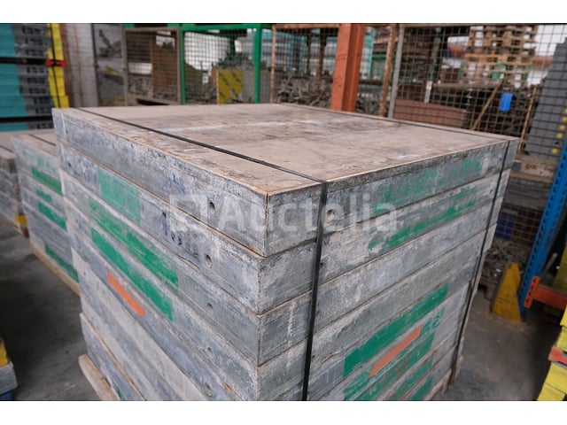 22 Framax 135X135 bekistingspanelen – foto 2 – kavel bij Auctelia, Machelen
