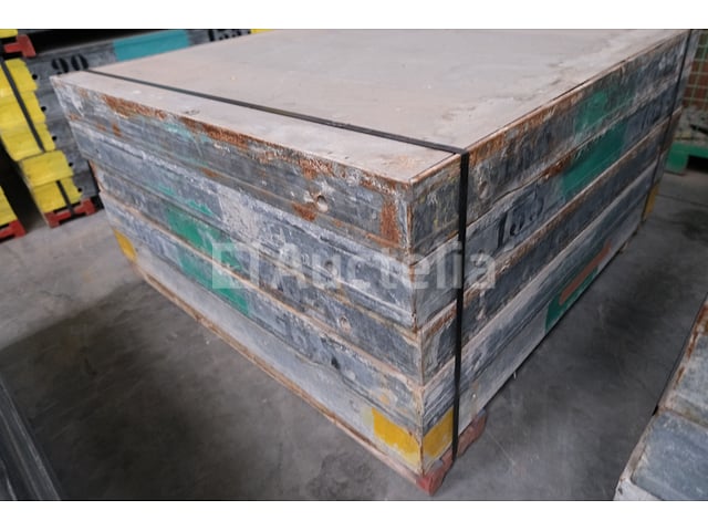 22 Framax 135X135 bekistingspanelen – foto 4 – kavel bij Auctelia, Machelen