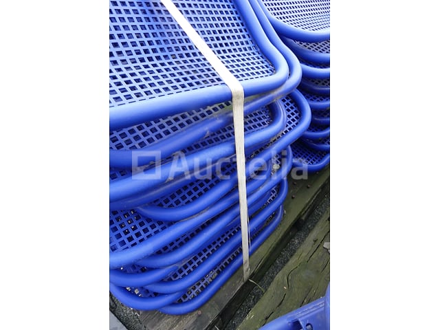 24 metalen stoelen voor wachtstoel – foto 4 – kavel bij Auctelia, Merelbeke-Melle