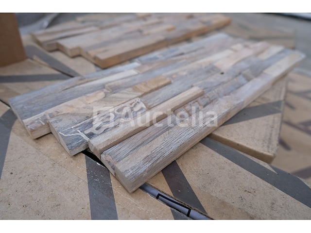 24 pakketten van 1 m² Indo Teak Gun gerookte 3D-paneling – foto 3 – kavel bij Auctelia, Liège