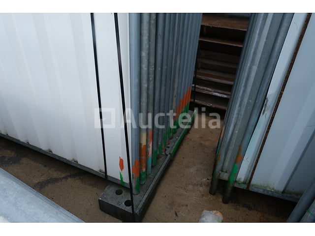 25 Solide constructiebarrières – foto 5 – kavel bij Auctelia, Chaudfontaine