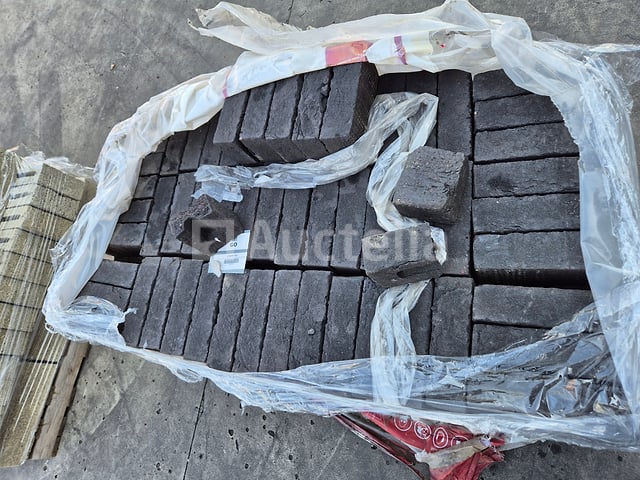 250 Terca Agora Grafiet Zwarte WFD bekledingsbakstenen – foto 2 – kavel bij Auctelia, Bergen