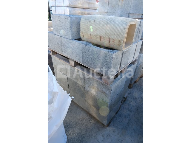 26 Enkele betonnen bushels – foto 5 – kavel bij Auctelia, Paliseul
