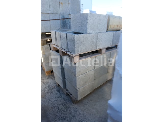 26 Enkele betonnen bushels – foto 4 – kavel bij Auctelia, Paliseul