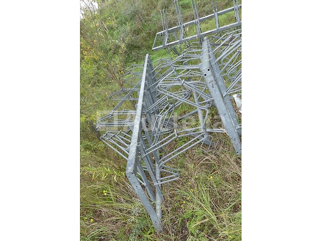 3 Dubbelzijdige rekken - fietsenparkering – foto 2 – kavel bij Auctelia, Merelbeke-Melle