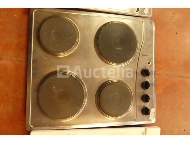3 ingebouwde elektrische kookplaatjes – foto 4 – kavel bij Auctelia, Courcelles