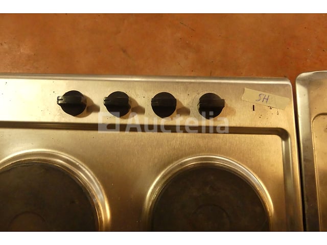 3 ingebouwde elektrische kookplaatjes – foto 2 – kavel bij Auctelia, Courcelles