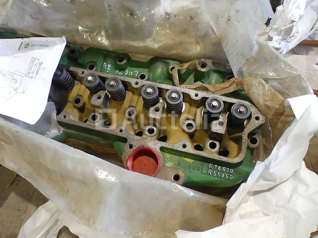 3 John Deere cilinderkoppen – foto 2 – kavel bij Auctelia, Binche