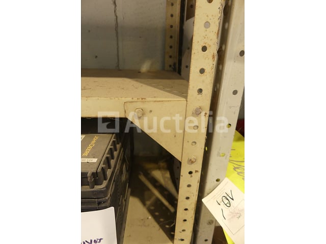3 metalen planken – foto 9 – kavel bij Auctelia, Binche