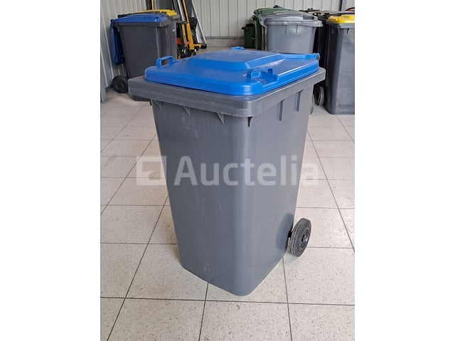 3 plastic bakken van 100 liter – foto 3 – kavel bij Auctelia, Charleroi