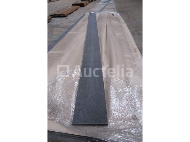 30 Cedral TR05 composiet plinten – foto 2 – kavel bij Auctelia, Liège